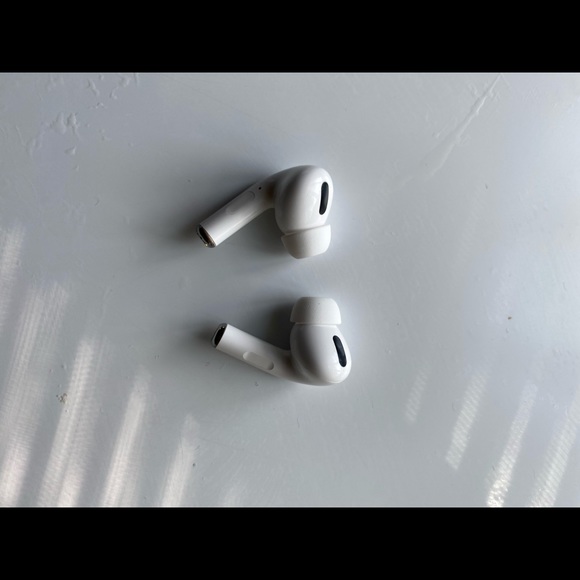 Apple airpods